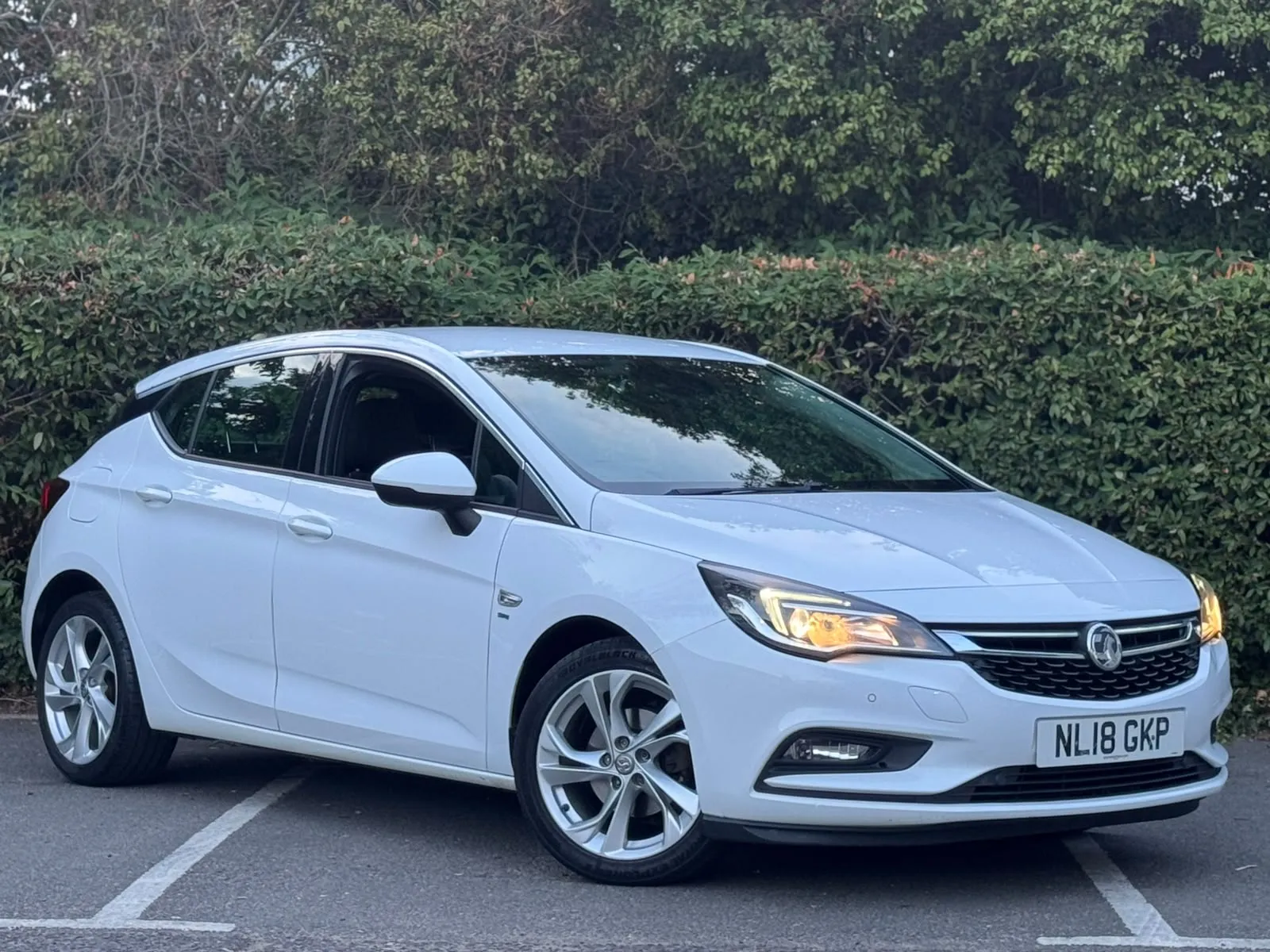 2018 Vauxhall Astra, photo 3 of 34