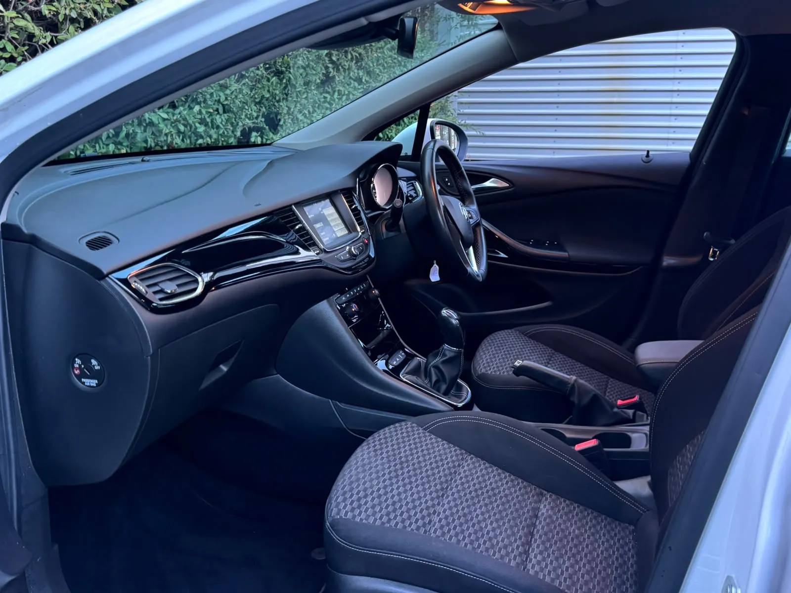 2018 Vauxhall Astra, photo 14 of 34