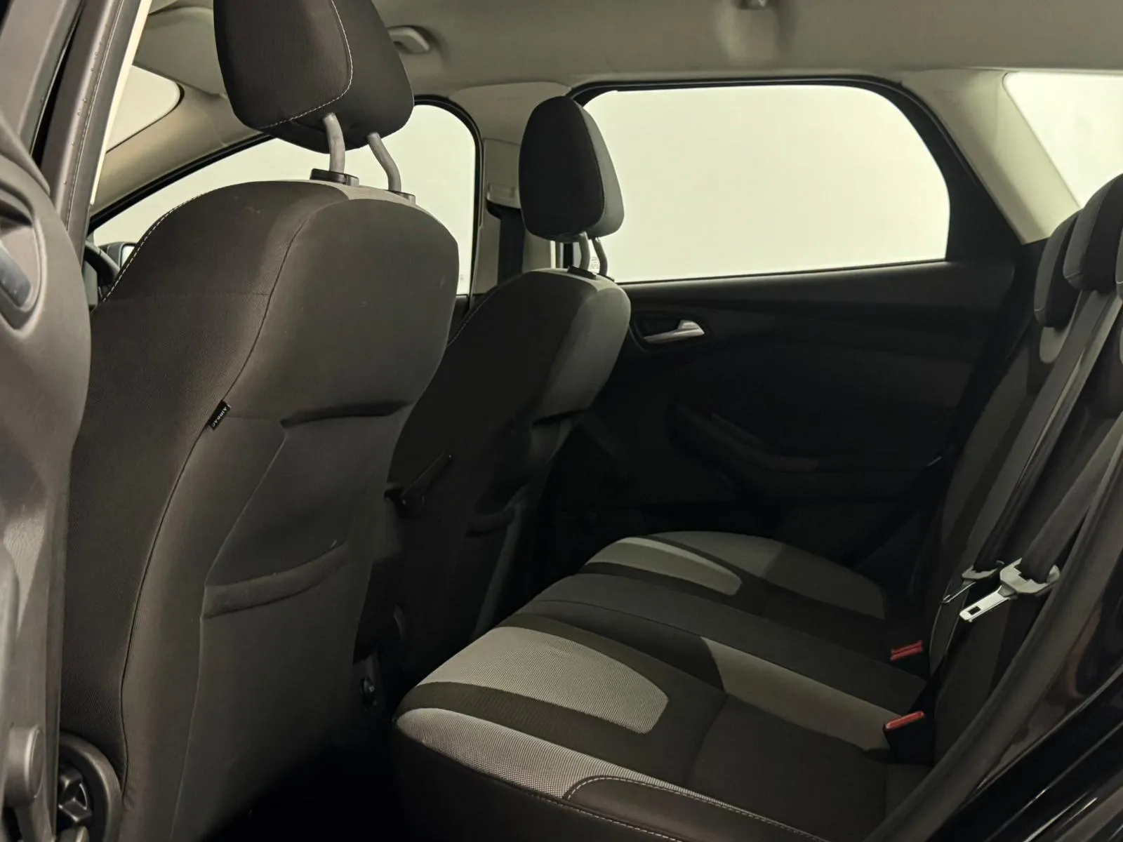 2011 Ford Focus, photo 17 of 29