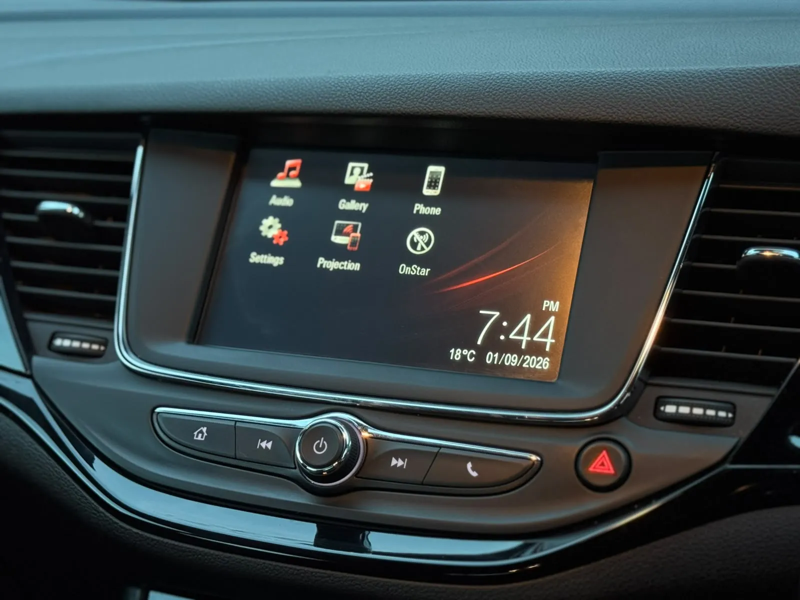 2018 Vauxhall Astra, photo 17 of 34