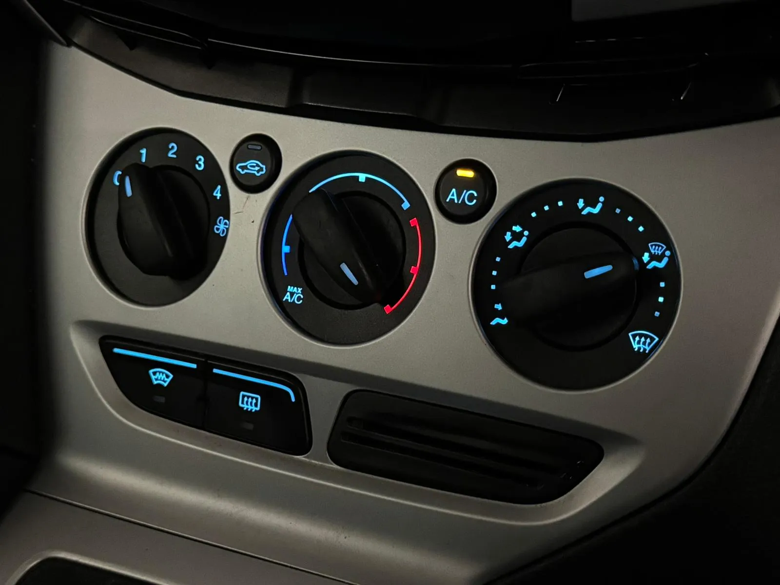 2011 Ford Focus, photo 22 of 29