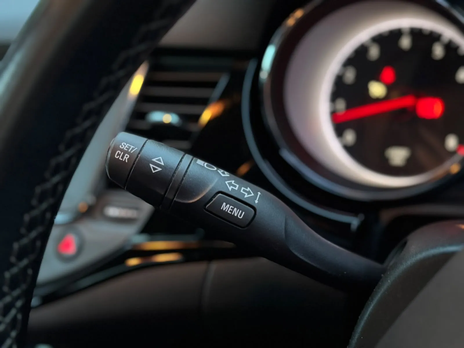 2018 Vauxhall Astra, photo 26 of 34